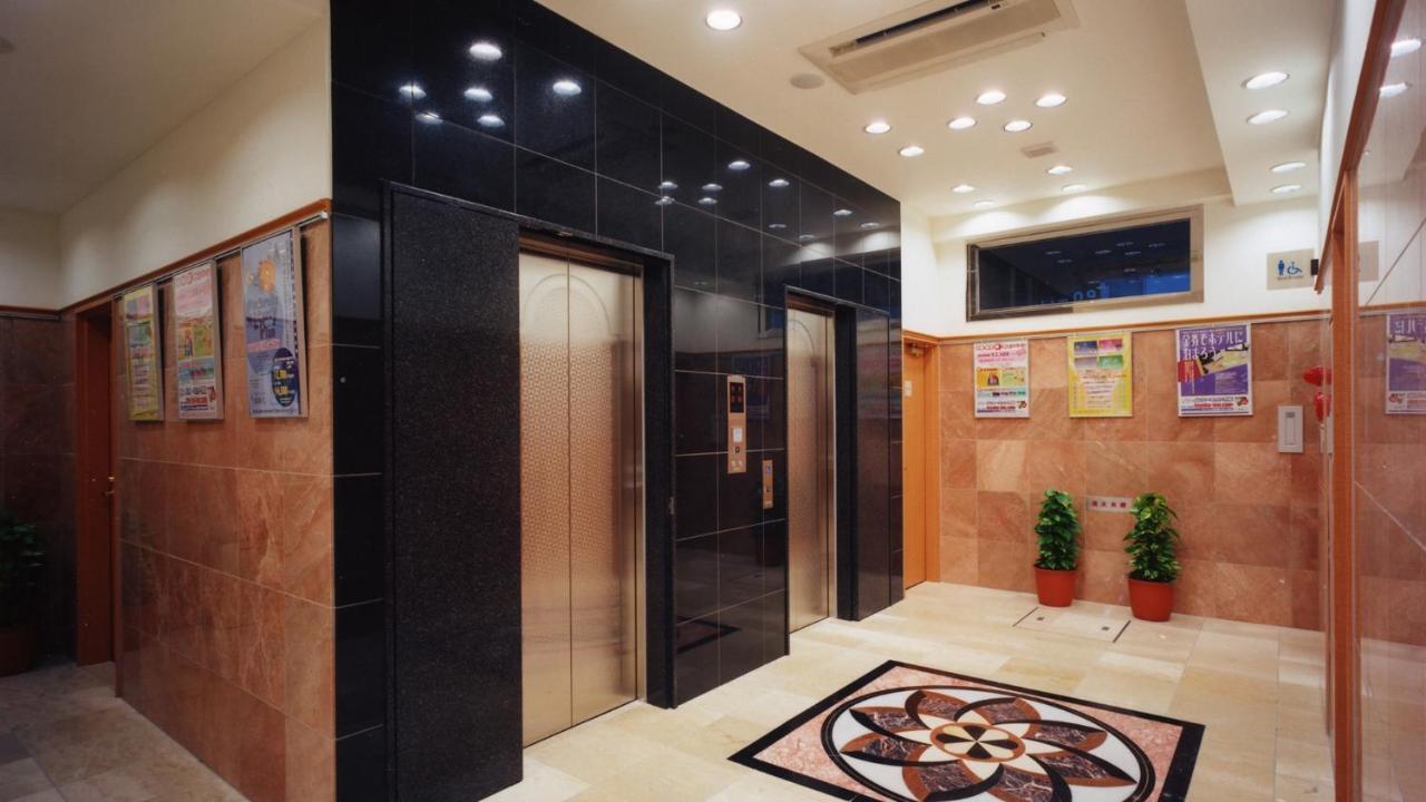 Toyoko Inn Tokyo Ikebukuro Kita-Guchi No.1 Exterior foto