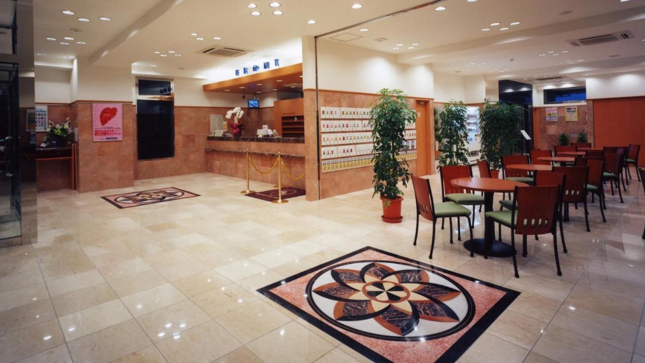 Toyoko Inn Tokyo Ikebukuro Kita-Guchi No.1 Exterior foto