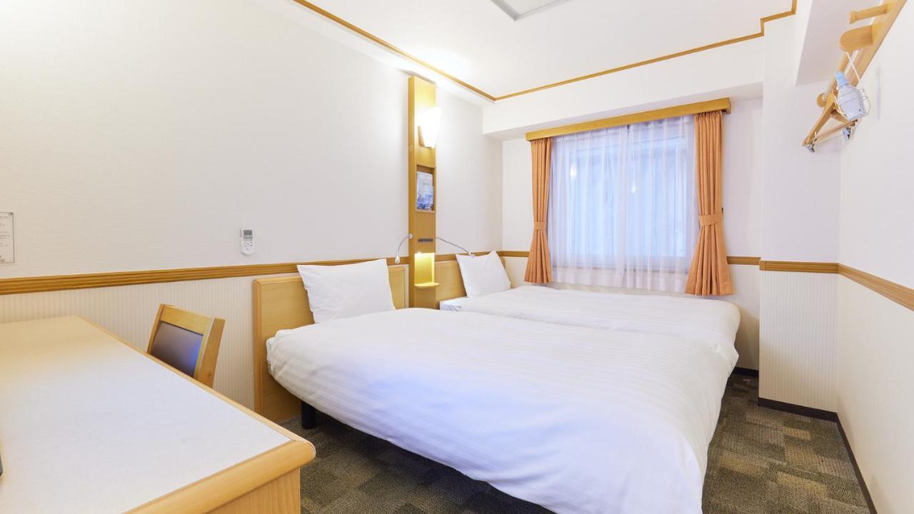 Toyoko Inn Tokyo Ikebukuro Kita-Guchi No.1 Exterior foto